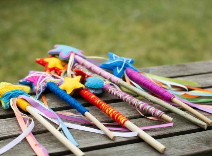 Crea bacchette magiche: 5 idee divertenti con materiali naturali e riciclati per i bambini