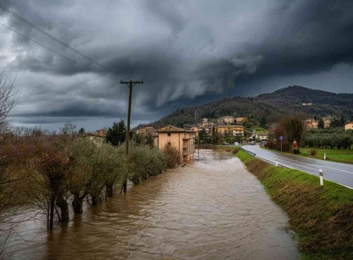 Maltempo in Toscana ed Emilia Romagna: allerta rossa e evacuazioni a Bologna per rischio esondazione dell'Arno